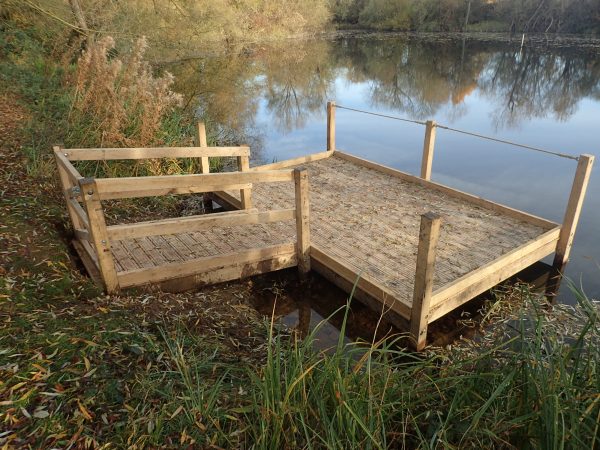 rushden lakes pond dipping platform